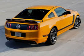 Boss upgraded in nearly every vehicle system; Ford Mustang Boss 302 Modelljahr 2013 Facelift Mit Muskelaufbau Speed Heads