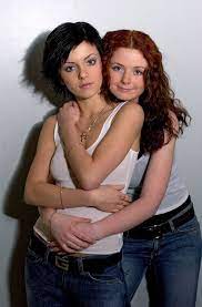 Тату, pronounced tɐˈtu (listen)) was a russian music duo that consisted of lena katina and julia volkova. Pin By Leo On Tatu In 2021 Tv Girls Good Looking Women Girl