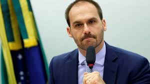 O veterano jornalista — um dos poucos com acesso direito à família marinho, proprietária do grupo em outro trecho, pereira contesta a presença de bolsonaro no cargo mais importante do país: Justica Condena Filho De Jair Bolsonaro A Indemnizar Jornalista Brasileira Dnoticias Pt