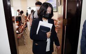 윤미향, 한명숙, 윤석열 검찰, 간첩조작사건, 대학생 구속과 이재용 기각, 그리고 국가보안법. ë¯¼ì£¼ë‹¹ ìœ¤ë¯¸í–¥ ì˜ì› ë‹¹ì§ ì •ì§€ êµ­ë¯¼ì˜íž˜ ì˜ì›ì§ ì‚¬í‡´ ì••ë°• êµ­íšŒ ì •ë‹¹ ì •ì¹˜ ë‰´ìŠ¤ í•œê²¨ë ˆ