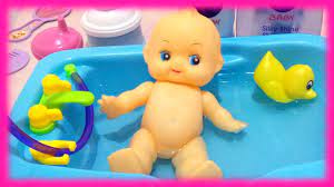 Three baby dolls woke up in the bedroom in their pink beds for dolls. How To Bath A Baby Feeding Time And Baby Doll Bathtime Toys World Video Baby Feeding Bathtime Toys Baby Dolls