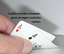 Las manos o juegos consisten en distintas combinaciones de cinco cartas de una baraja de tipo inglesa. Frases Y Expresiones Tipicas Del Poker Frases 10 Top