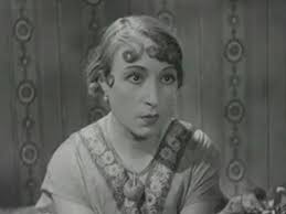 Manon vit dans la grotte de baptistine dans les collines tandis que ugolin culpabilise, amoureux fou de la belle. Angele Film De Marcel Pagnol Dvd Video Dailymotion