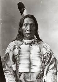 Como líder de la guerra lakota en el largo conflicto. Red Cloud New World Encyclopedia