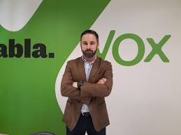 Vox reclama la soberanía española sobre gibraltar, algunos miembros colgaron una bandera de españa en el peñón del territorio británico de ultramar; Entrevista A Santiago Abascal Lider De Vox