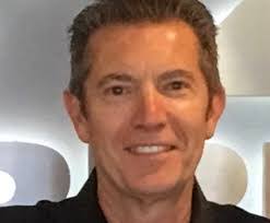 Dee Calvert's Instagram, Twitter & Facebook