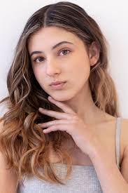 Kerri Grace's Instagram, Twitter & Facebook