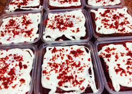 Red velvet (kadife dokulu, kırmızı) pasta tarifinin pişirme önerisi. Resepi Kek Red Velvet Moist Resepi Bonda