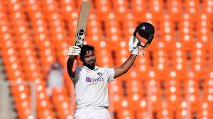 Rishabh pant's swashbuckling century puts india in sight of test victory brilliant innings leads india fightback to lead of 89 runs england 205 all out; Ind Vs Eng 2021 Ravi Shastri Outstanding Rishabh Pant Worked His Backside Off