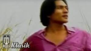 Ketika noah masih tidur, dady salinkan lampin noah. Ebiet G Ade Camellia 2 Official Karaoke Video Youtube