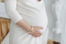 Saat hamil 5 bulan, tidak serentan pada trimester pertama. Ini Penyebab Ibu Hamil Sering Alami Kesemutan Di Tangan