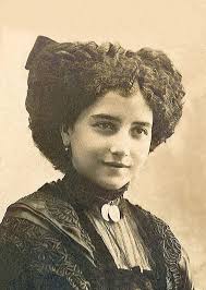 Cuando la poesía se llama Leonor