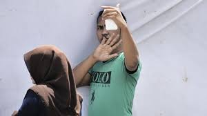Aku adalah keturunan kedua orang kaya? Wahai Lelaki Mengapa Kalian Selfie