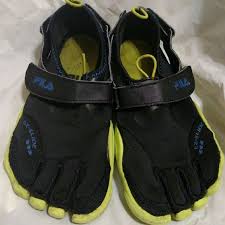 Fila Skele Toes Barefoot Skeletoes Vibram Sole Fits Womens