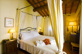 The monsignor of the casa country resort & spa keeps intact the charm of a renaissance residence, with all the comforts of a luxury resort. Dreaming On Tuscany Hills Monsignor Della Casa Country Resort Spa Http Www Monsignordellacasa Com It Old Farm Houses Home Tuscany