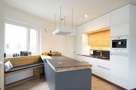 Grifflose Kuche Mit Weiss Lackierten Fronten Kitchen Pinterest Avec Weisse Kuche Graue Wand Et 9 Weisse Kuche Moderne Kuche Kuche Anthrazit Kuche Einrichten
