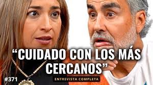 Elena Villanueva's Instagram, Twitter & Facebook