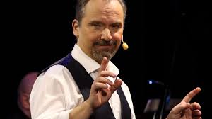 Mario Mauro al Teatro CortéSe nel segno di Luis Sepúlveda