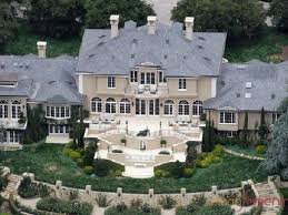 Ahmad dhani adalah musisi terkenal di indonesia yang juga menjadi salah satu deretan artis yang memiliki rumah termewah. Ini Dia Penampakan 10 Rumah Selebriti Termahal Di Dunia Pada 2017 Bisnis Liputan6 Com