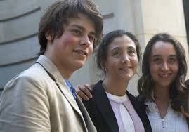 Al clasificar a cuartos de final, valencia quedó a una victoria de ganar medalla. Hijos De Ingrid Betancourt A Que Se Dedican En La Actualidad