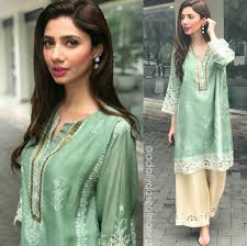 This was one of her looks from the film. Mahira Khan Mahira Khan Dresses Pakistani Outfits Stylish Dresses
