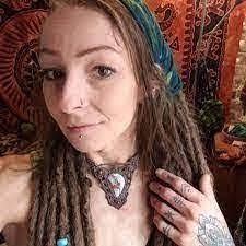 Tamara Dutton's Instagram, Twitter & Facebook