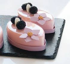 100 Photos De Desserts Au Glacage Miroir Et Quelques Recettes Delicieuses Gateaux Et Desserts Petit Gateau Au Chocolat Glacage Miroir