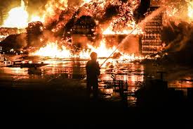 With joana craveiro, antónio moniz pereira, joana gama, luis duque. Maior Incendio Da Historia De Ms Destroi Loja Do Atacadao Em Campo Grande Perfil News Noticias De Tres Lagoas E Regiao