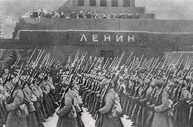 Картинки по запросу парад 1941 года в москве Nafari Parad 7 Noyabrya 1941 Goda Na Krasnoj Ploshadi V Moskve