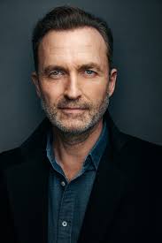 Top Ten Tuesday: Favourite Audiobook Narrators