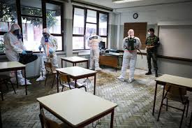 De cada ambiente de sala de aula; Covid 19 Alunos Devem Ser Organizados Por Grupos Para Nao Se Cruzarem Nas Escolas Covid 19 Publico