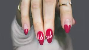 Kendall and kylie jenner's wavy manicures hint at a trend for 2021. Unas Acrilicas Disenos Originales Para Lucir En San Valentin Divinity