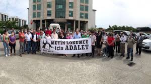 Yine 2 yıl önce gezi parkı 'nda yükselen isyanın sesi demokrasi, özgürlük ve barış talebiydi. Metin Lokumcu Davasi Gorevsizlik Karari Aveg Kon