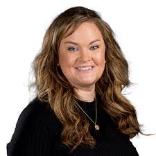 Sarah Sanson's Instagram, Twitter & Facebook