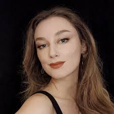 Amanda Windred's Instagram, Twitter & Facebook