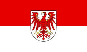 Das leichte polyestermaterial lässt die flagge bereits bei leichter brise wehen. Flagge Brandenburgs Wikipedia