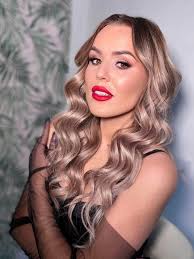 hello brides! if you are planning your wedding in October