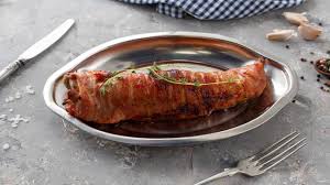 Ve lo dimostro con questo ottimo secondo vegetariano per natale, lo stracotto di seitan con polenta grigliata.una ricetta che racchiude in se tutto il profumo ed il gusto dei piatti cucinati lentamente con amore, soprattutto le domeniche d'inverno e nei. Coniglio Farcito Arrotolato Il Secondo Perfetto Per Natale O Capodanno