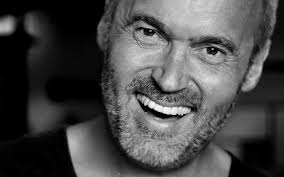 5 Reasons to Ditch Your Boring Corporate Headshot