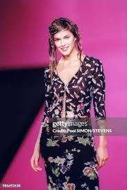 Défilé Lolita Lempicka prêt-à-porter collection Printemps-été 2000,... News  Photo - Getty Images