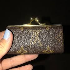 Consider louis vuitton's new lipstick case an ideal valentine's day gift to yourself. Louis Vuitton Lipstick Case With Mirror Lipstika