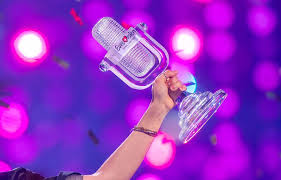 Machika desnuda se corre a chorros