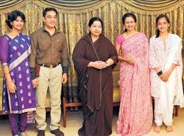 Kamal hassan family photos, father, wife, daughter, height. Kamal Haasan Family Photos