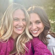 Nicole Smith and Mitchell Bond's Wedding Website