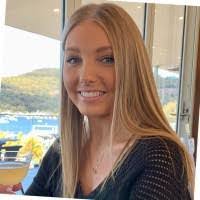 Stephanie Giblin's Instagram, Twitter & Facebook