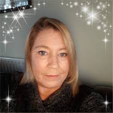 Amanda Sills's Instagram, Twitter & Facebook