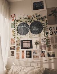 Pin By Emma On Home Inspo Aesthetic Room Decor Aesthetic Bedroom Vintage Room