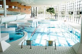 Piscine Montbauron A Versailles Horaires Tarifs Avis Piscine Piscine Municipale Piscine Publique