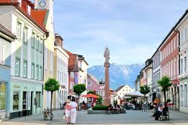 Mivel németorzág a hetedik legnagyobb orzág európában, nem kici feladat a deutchland legjobb rézeinek feltáráa, de gondo tervezéel a látogatóknak. Tiz Ismeretlen Nemet Varos Amit Latnod Kell Elet Soja