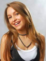 See a recent post on tumblr from @elitenetflixsource about carla diaz. Carla Diaz Wikipedia